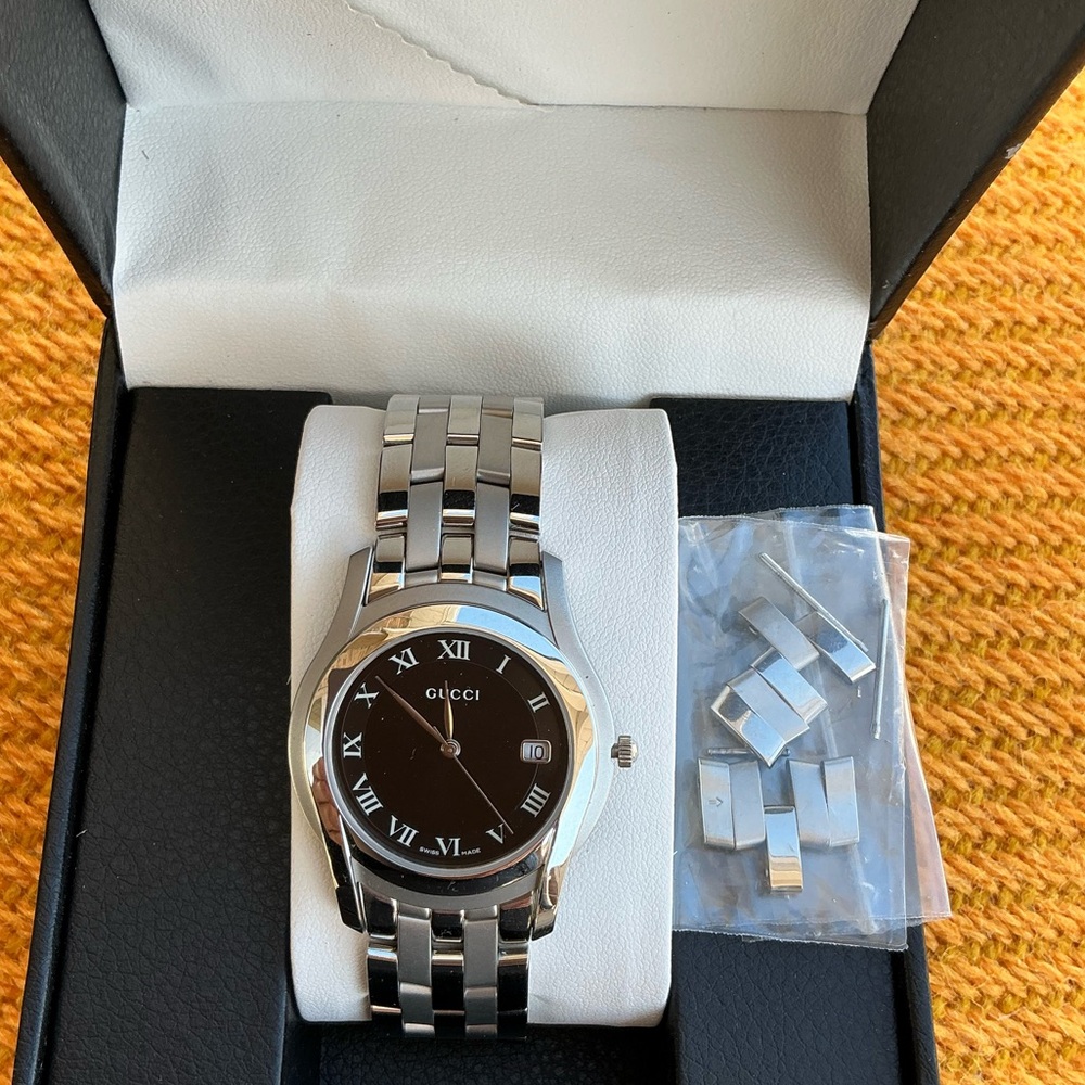 GUCCI stainless steel DRESS watch🔥🔥 - Picture 13 of 15
